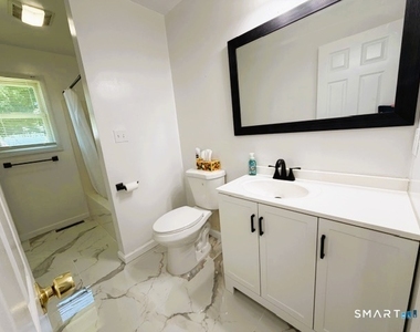 83 Essex Avenue - Photo Thumbnail 9