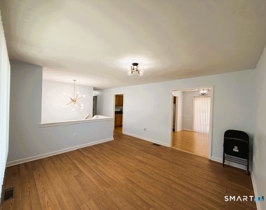 83 Essex Avenue - Photo Thumbnail 4