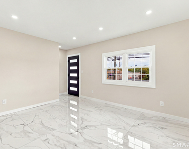 678 Farmington Avenue - Photo Thumbnail 3