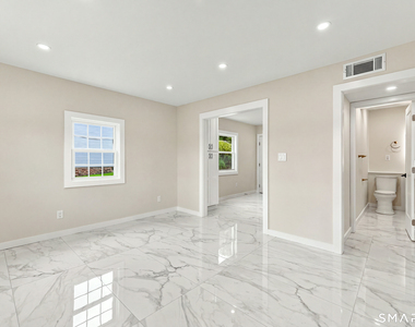 678 Farmington Avenue - Photo Thumbnail 4