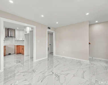 678 Farmington Avenue - Photo Thumbnail 2