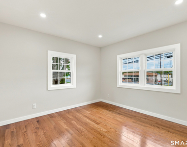 678 Farmington Avenue - Photo Thumbnail 12