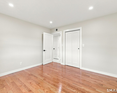 678 Farmington Avenue - Photo Thumbnail 13