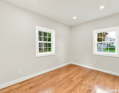678 Farmington Avenue - Photo Thumbnail 10