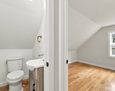 678 Farmington Avenue - Photo Thumbnail 18