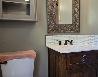 184 Middlesex Avenue - Photo Thumbnail 7