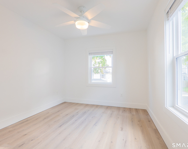9 Hoyt Street - Photo Thumbnail 10