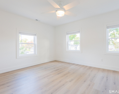 9 Hoyt Street - Photo Thumbnail 7