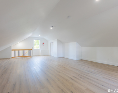9 Hoyt Street - Photo Thumbnail 12