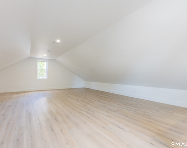 9 Hoyt Street - Photo Thumbnail 13