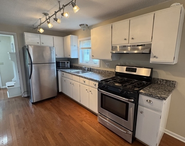 115 Whitfield Street - Photo Thumbnail 2