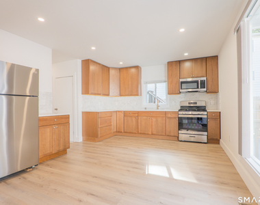 9 Hoyt Street - Photo Thumbnail 1