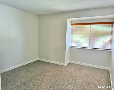 102 Brookwood Drive - Photo Thumbnail 10