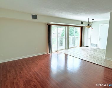 102 Brookwood Drive - Photo Thumbnail 6