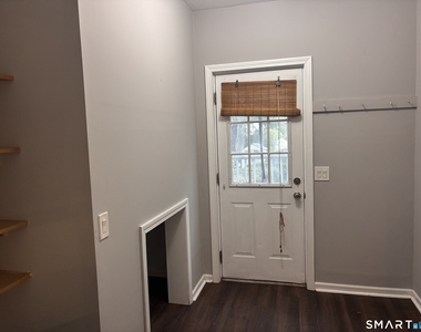 90 Winfield Street - Photo Thumbnail 5