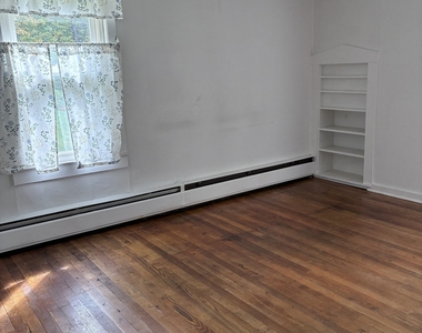425 Winchester Road - Photo Thumbnail 3