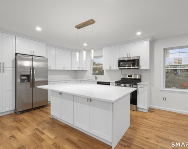 131 Columbia Street - Photo Thumbnail 12