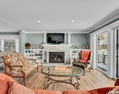 68 Lake Shore Drive - Photo Thumbnail 12