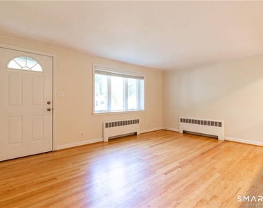 10 Tanglewood Road - Photo Thumbnail 3