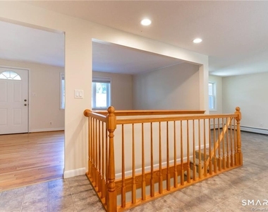 10 Tanglewood Road - Photo Thumbnail 5