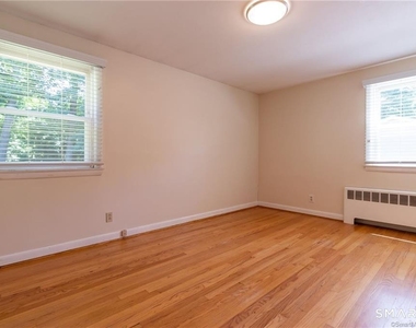 10 Tanglewood Road - Photo Thumbnail 22