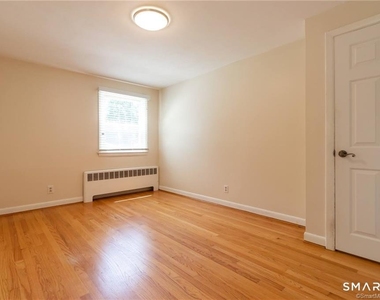 10 Tanglewood Road - Photo Thumbnail 23