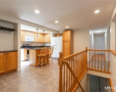 10 Tanglewood Road - Photo Thumbnail 12