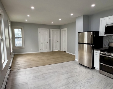 52 Clinton Avenue - Photo Thumbnail 2