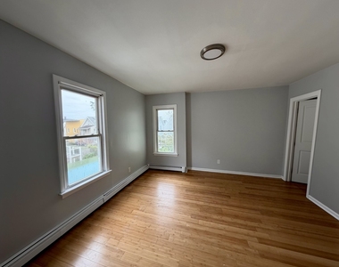 52 Clinton Avenue - Photo Thumbnail 7