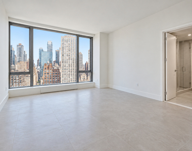 407 West 51st Street - Photo Thumbnail 3