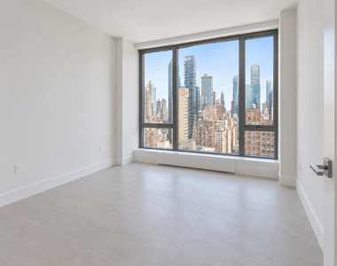 407 West 51st Street - Photo Thumbnail 4