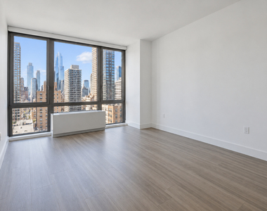 626 10th Avenue - Photo Thumbnail 3