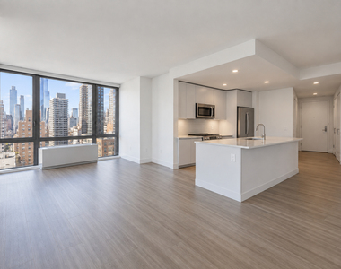 626 10th Avenue - Photo Thumbnail 4
