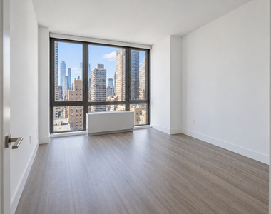 626 10th Avenue - Photo Thumbnail 5