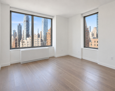 521 West 48th Street - Photo Thumbnail 3