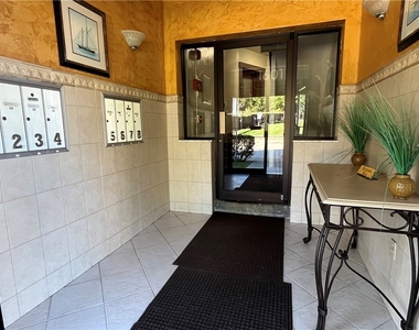 1601 Hillsdale Ave - Photo Thumbnail 2