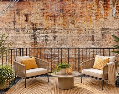 39 Bedford Street - Photo Thumbnail 2