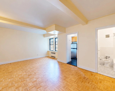 95 Christopher Street - Photo Thumbnail 1