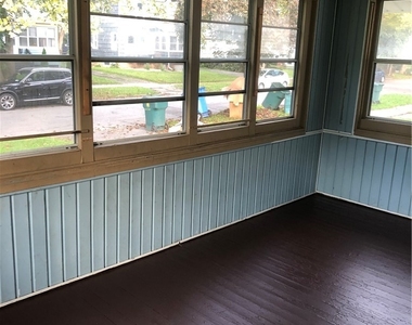 938 Post Avenue - Photo Thumbnail 7