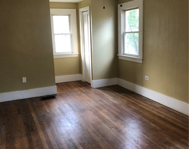 938 Post Avenue - Photo Thumbnail 3