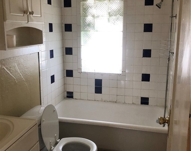 938 Post Avenue - Photo Thumbnail 6