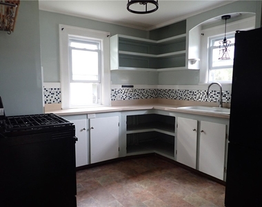 122 Holcroft Road - Photo Thumbnail 3