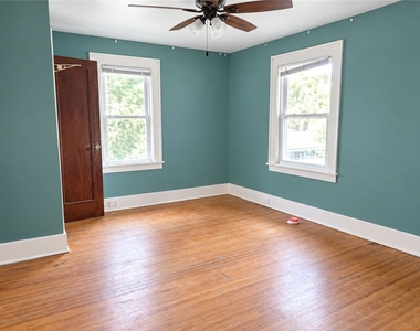 122 Holcroft Road - Photo Thumbnail 11