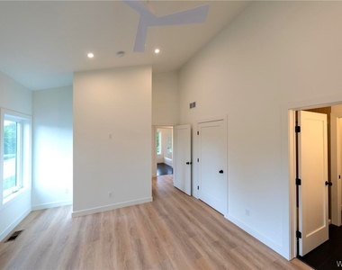 6220 Tonawanda Creek Road - Photo Thumbnail 16
