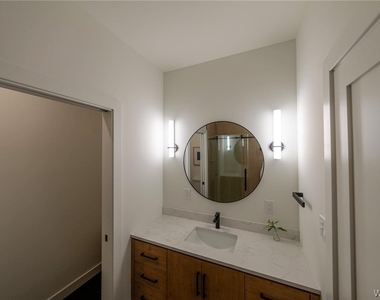 6220 Tonawanda Creek Road - Photo Thumbnail 14