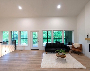 6220 Tonawanda Creek Road - Photo Thumbnail 5