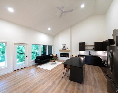 6220 Tonawanda Creek Road - Photo Thumbnail 3