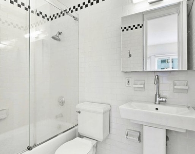East 57 Avenue - Photo Thumbnail 8