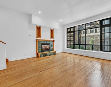 East 57 Avenue - Photo Thumbnail 4