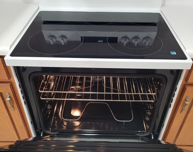 2360 Pettit Drive Ne - Photo Thumbnail 9